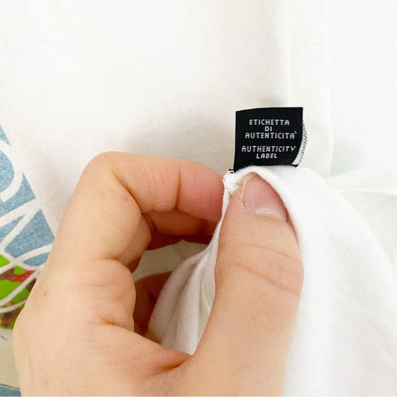 Rare Vintage Y2K Versace Jeans Couture size S Artistic Abstract Girl T-shirt Tee - Picture 7 of 7